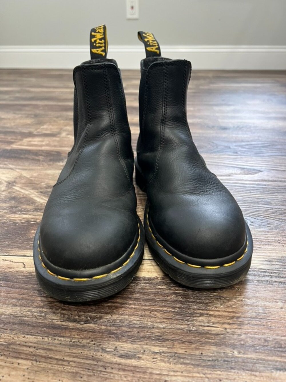 Dr. Martens Black Leather Chelsea Boots Womens 9 Mens 8 UK 7